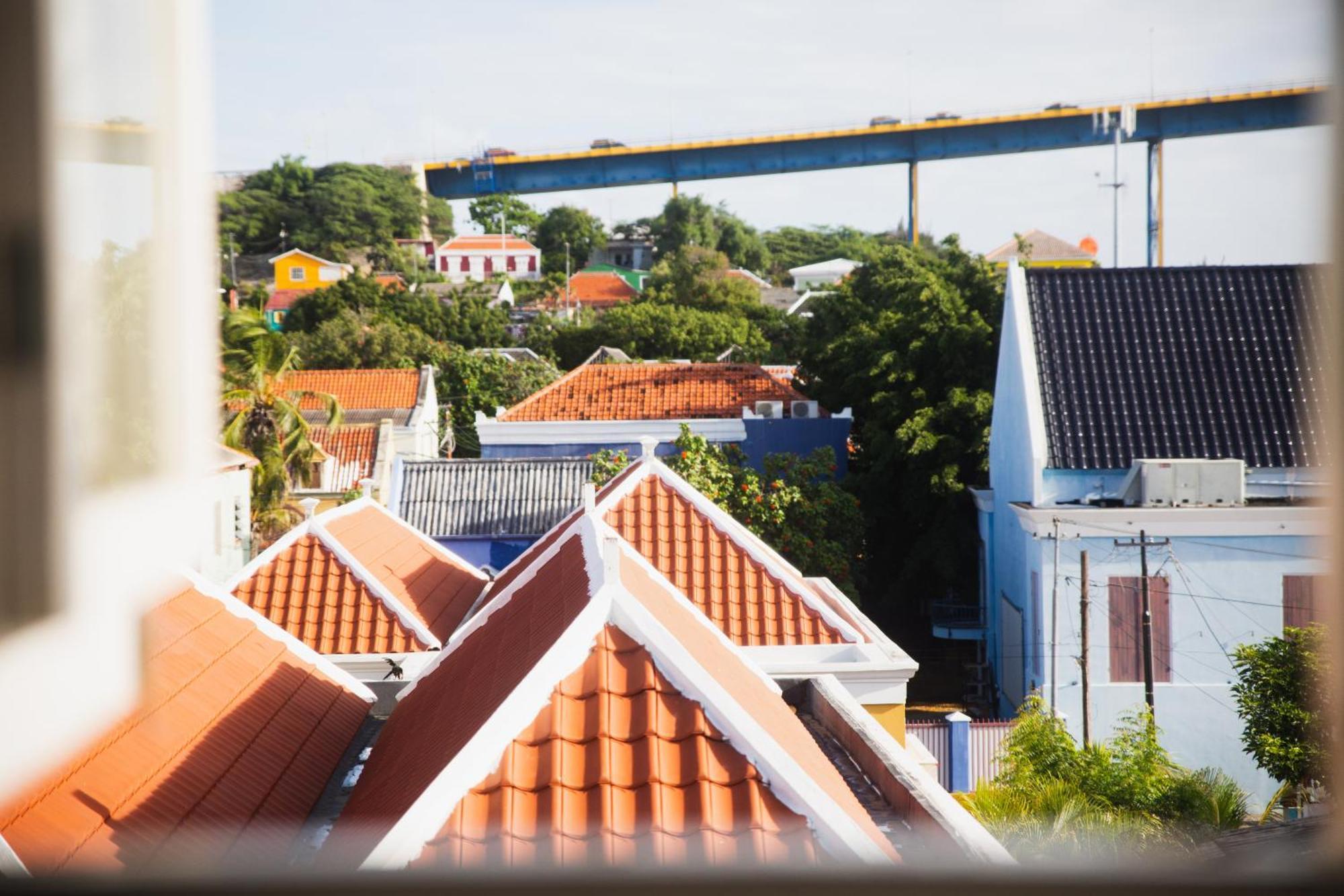 Bario Hotel Willemstad Exterior foto
