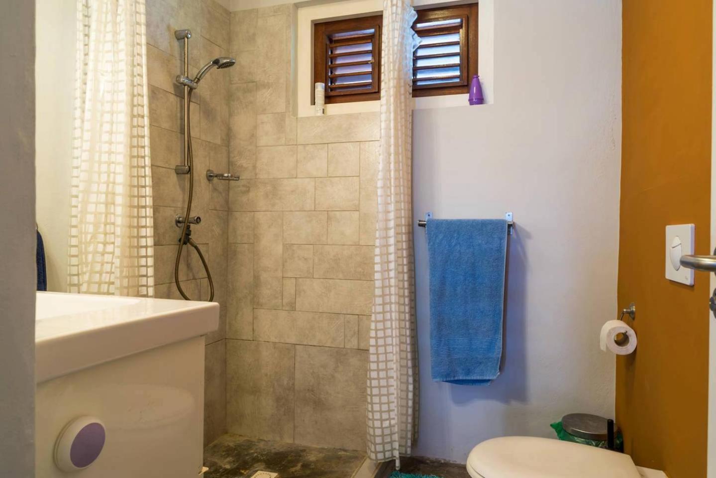 Bario Hotel Willemstad Cameră foto
